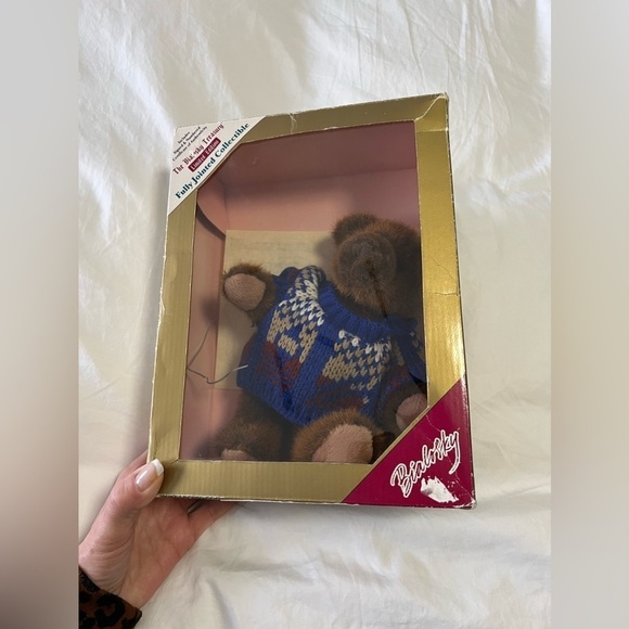 Vintage Bialosky Brown Bear Box Jointed Limited Edition Chester Sweater Plush - Picture 2 of 12